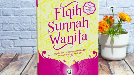 5 Buku Fiqih Wanita Terbaik & Best Seller